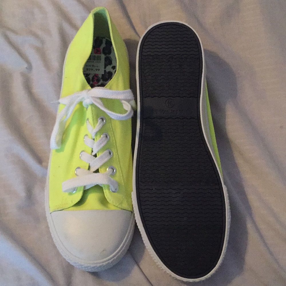 Yellow convers